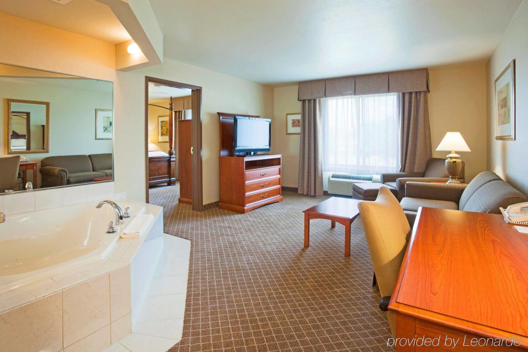 Holiday Inn Express & Suites Wausau By Ihg Weston Eksteriør billede